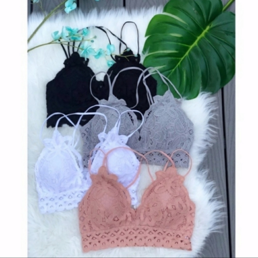 "ADELLE" White Crochet/Lace Bralette & Crop - Picture 4 of 8